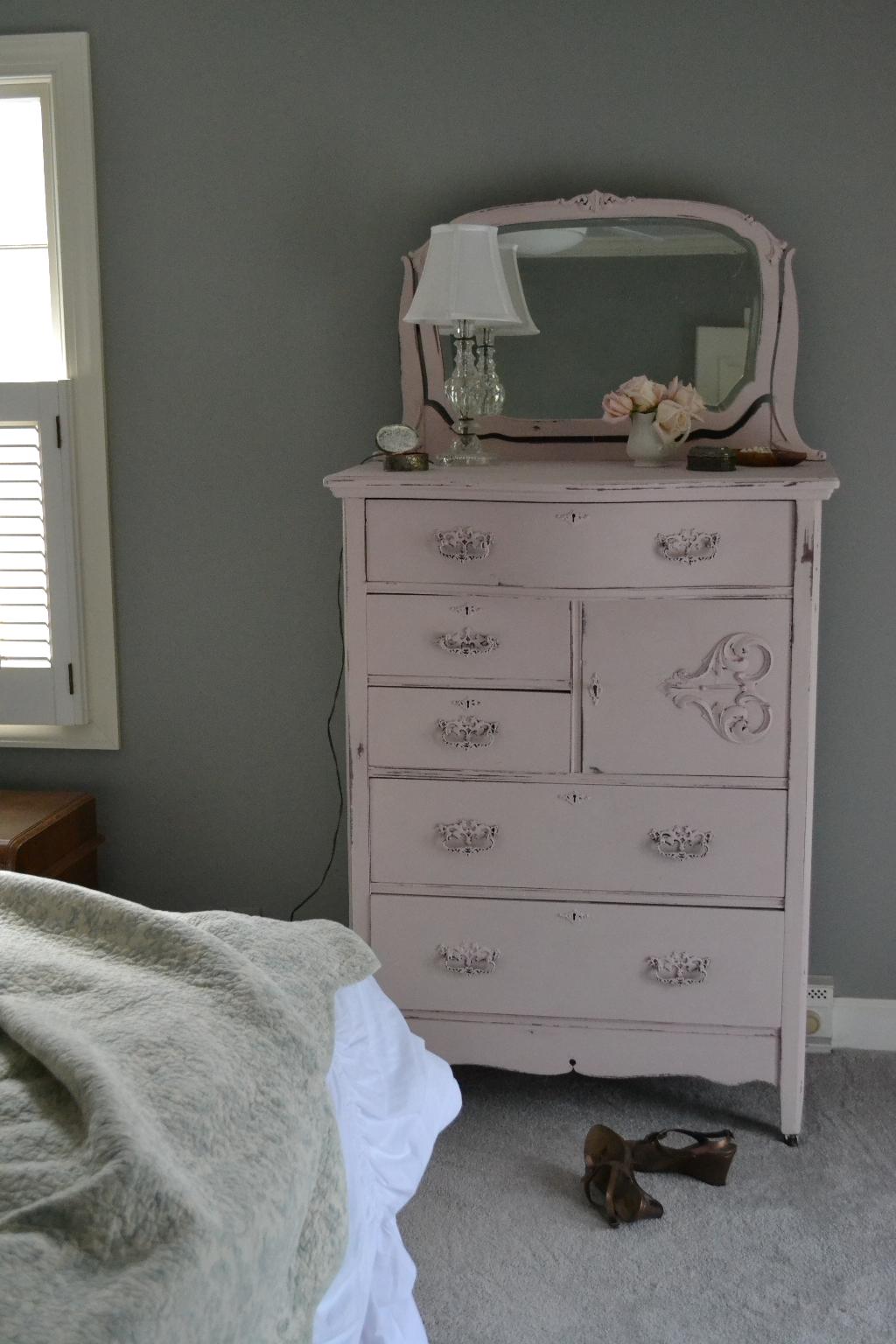 blush painted dresser in Annie Sloan Antoinette chalk paint – cottage fix